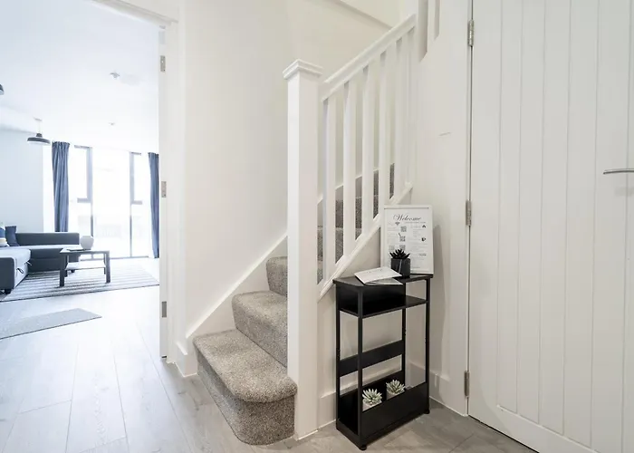 Hemel Apartments - Lilac Luxe